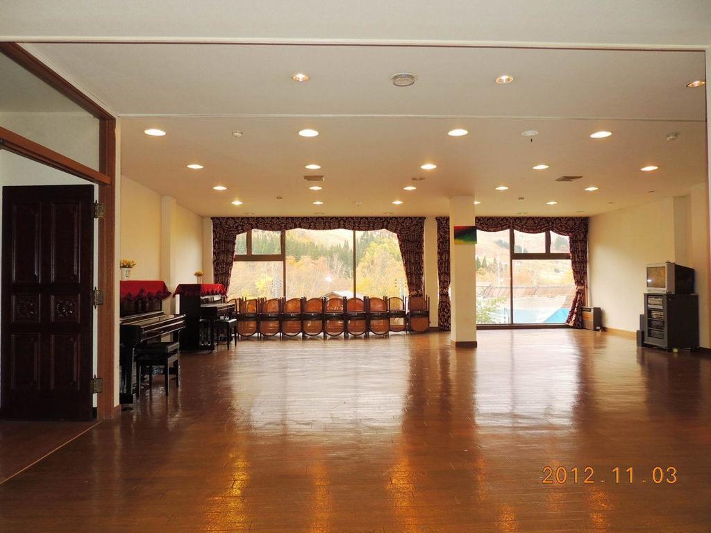 Naeba Lodge Oka Yuzawa  Buitenkant foto
